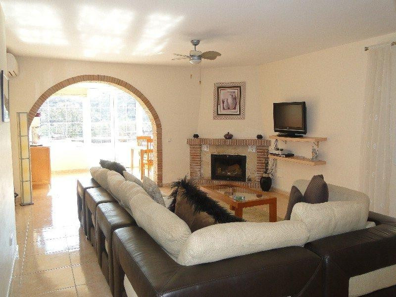 Detached Villa, pool and stunning views!